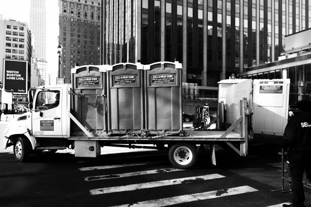 Best Portable bathroom rental  in Salina, OK